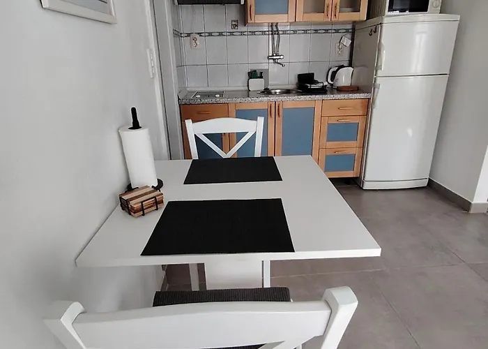 Old Varos Apartment *